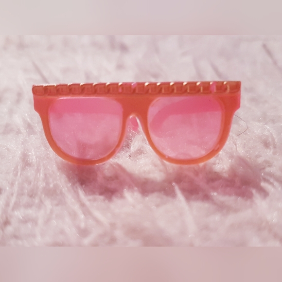 L.O.L Surprise Big Pet DJ K9 Wear and Share Orange and Gold Sunglasses Miniature - Picture 5 of 7